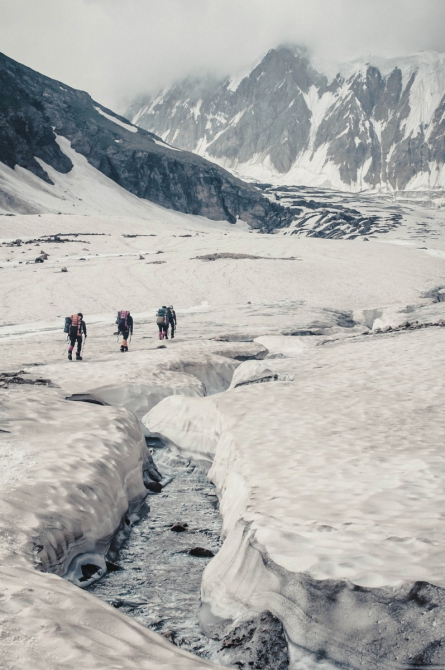 Фотоочерк о горном походе 6 к.с. на Памир. Часть первая (Горный туризм, федченко, ГМС, ПФП, пик коммунизма, гармо, Бивачный, 2015)