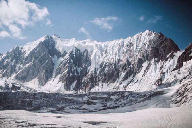 Фотоочерк о горном походе 6 к.с. на Памир. Часть первая (Горный туризм, федченко, ГМС, ПФП, пик коммунизма, гармо, Бивачный, 2015)