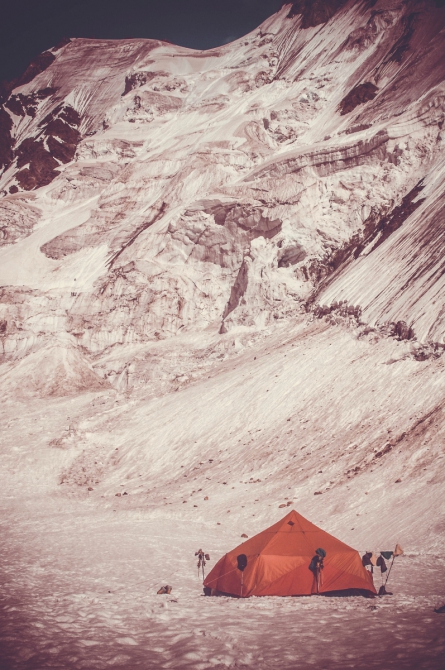 Фотоочерк о горном походе 6 к.с. на Памир. Часть первая (Горный туризм, федченко, ГМС, ПФП, пик коммунизма, гармо, Бивачный, 2015)