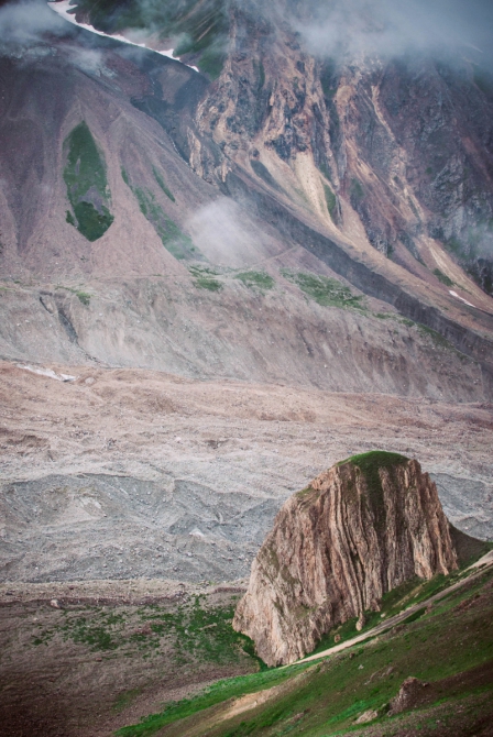 Фотоочерк о горном походе 6 к.с. на Памир. Часть первая (Горный туризм, федченко, ГМС, ПФП, пик коммунизма, гармо, Бивачный, 2015)