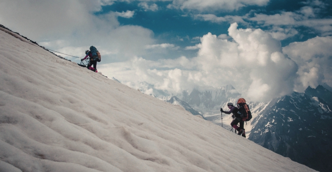 Фотоочерк о горном походе 6 к.с. на Памир. Часть первая (Горный туризм, федченко, ГМС, ПФП, пик коммунизма, гармо, Бивачный, 2015)