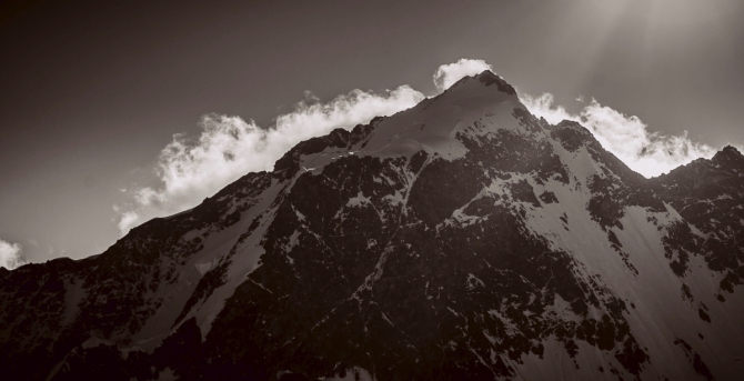 Фотоочерк о горном походе 6 к.с. на Памир. Часть первая (Горный туризм, федченко, ГМС, ПФП, пик коммунизма, гармо, Бивачный, 2015)