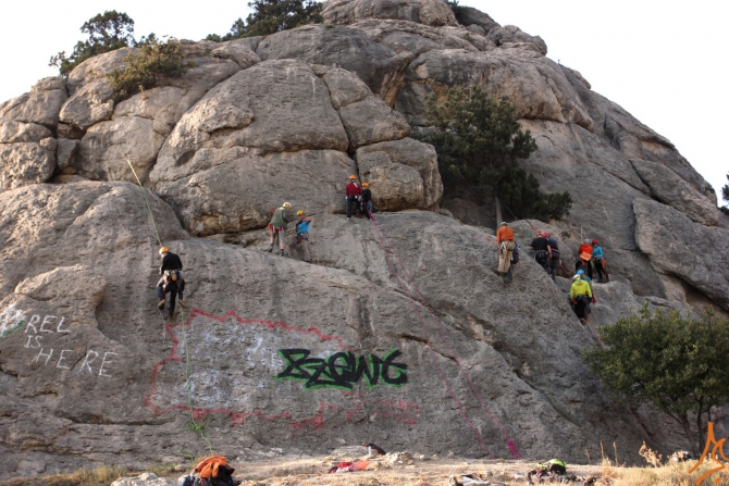Фотоотчет по курсу "Спасательные работы в горах" (Альпинизм, крым, веденин, горная школа, mountschool.ru)