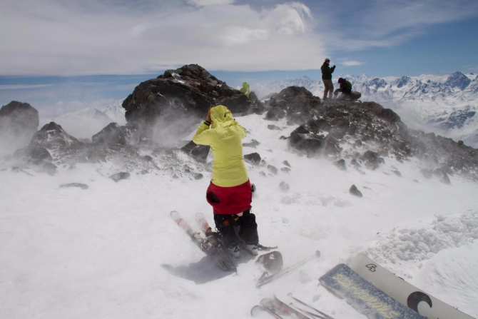 Эльбрусиада. Девять дней одного года. (Альпинизм, май, ски тур)