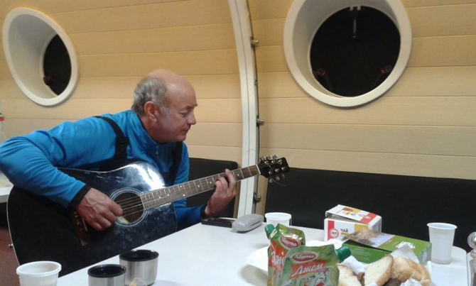 Эльбрусиада. Девять дней одного года. (Альпинизм, май, ски тур)