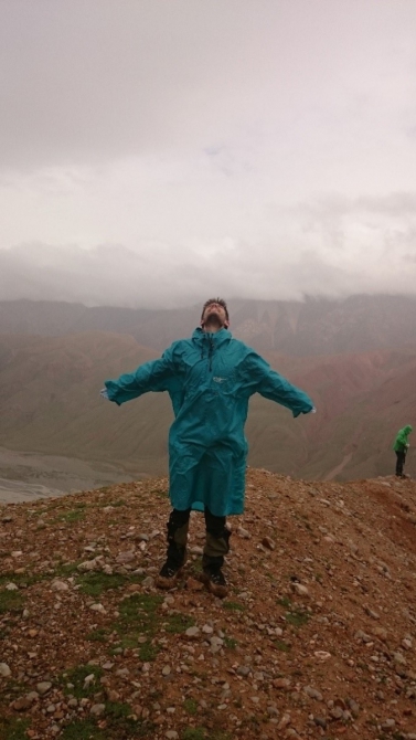 "Два взгляда на одно и тоже альпмероприятие на Центральном Тянь-Шане под пиком Белый" (Альпинизм, альпинизм, отчет, экспедиция, фото, тянь-шань, кокшаал-тоо, Сарычат, Седой Страж, горы)