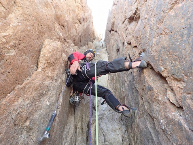 Седой Страж - гора, на которой побывали, как это было. (Альпинизм, пик белый, экспедиция, нилов, головченко, григорьев, лето, горы на которых никто не бывал, вернулись, дневник, два взгляда на одно и тоже альпмероприятие)