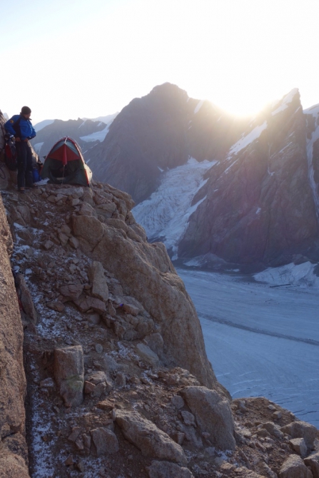 Седой Страж - гора, на которой побывали, как это было. (Альпинизм, пик белый, экспедиция, нилов, головченко, григорьев, лето, горы на которых никто не бывал, вернулись, дневник, два взгляда на одно и тоже альпмероприятие)