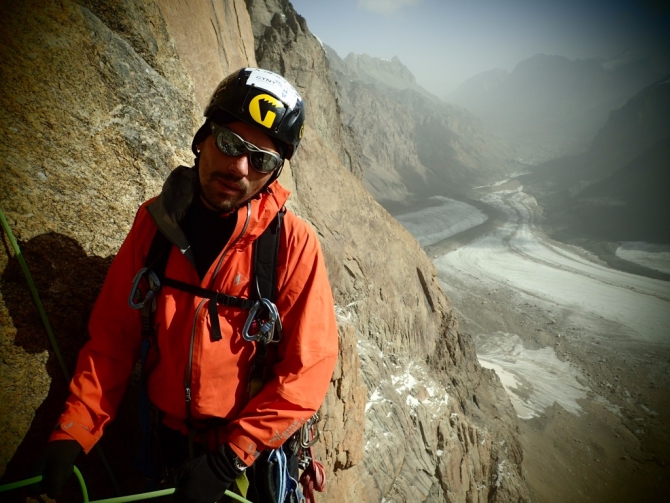 Седой Страж - гора, на которой побывали, как это было. (Альпинизм, пик белый, экспедиция, нилов, головченко, григорьев, лето, горы на которых никто не бывал, вернулись, дневник, два взгляда на одно и тоже альпмероприятие)