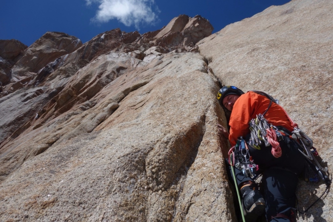 Седой Страж - гора, на которой побывали, как это было. (Альпинизм, пик белый, экспедиция, нилов, головченко, григорьев, лето, горы на которых никто не бывал, вернулись, дневник, два взгляда на одно и тоже альпмероприятие)
