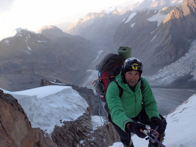 Седой Страж - гора, на которой побывали, как это было. (Альпинизм, пик белый, экспедиция, нилов, головченко, григорьев, лето, горы на которых никто не бывал, вернулись, дневник, два взгляда на одно и тоже альпмероприятие)
