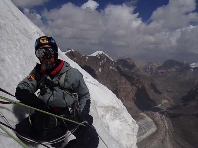 Седой Страж - гора, на которой побывали, как это было. (Альпинизм, пик белый, экспедиция, нилов, головченко, григорьев, лето, горы на которых никто не бывал, вернулись, дневник, два взгляда на одно и тоже альпмероприятие)