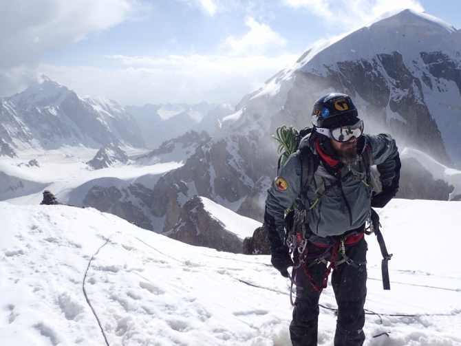 Седой Страж - гора, на которой побывали, как это было. (Альпинизм, пик белый, экспедиция, нилов, головченко, григорьев, лето, горы на которых никто не бывал, вернулись, дневник, два взгляда на одно и тоже альпмероприятие)
