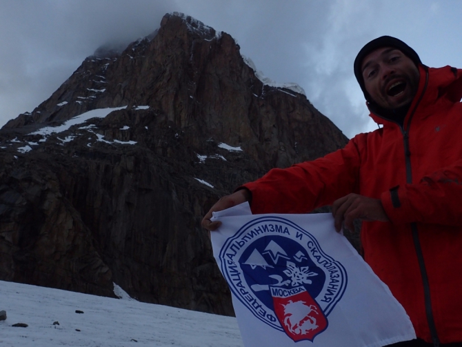 Седой Страж - гора, на которой побывали, как это было. (Альпинизм, пик белый, экспедиция, нилов, головченко, григорьев, лето, горы на которых никто не бывал, вернулись, дневник, два взгляда на одно и тоже альпмероприятие)