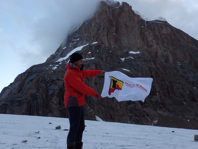 Седой Страж - гора, на которой побывали, как это было. (Альпинизм, пик белый, экспедиция, нилов, головченко, григорьев, лето, горы на которых никто не бывал, вернулись, дневник, два взгляда на одно и тоже альпмероприятие)