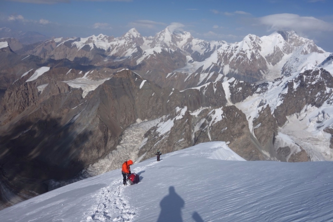 Седой Страж - гора, на которой побывали, как это было. (Альпинизм, пик белый, экспедиция, нилов, головченко, григорьев, лето, горы на которых никто не бывал, вернулись, дневник, два взгляда на одно и тоже альпмероприятие)