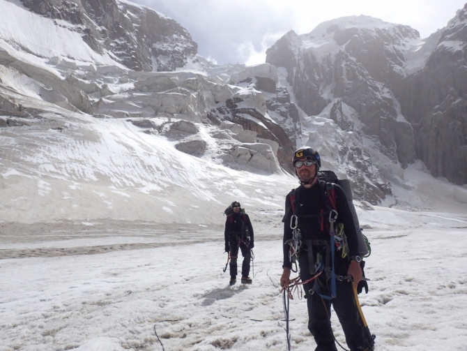 Седой Страж - гора, на которой побывали, как это было. (Альпинизм, пик белый, экспедиция, нилов, головченко, григорьев, лето, горы на которых никто не бывал, вернулись, дневник, два взгляда на одно и тоже альпмероприятие)