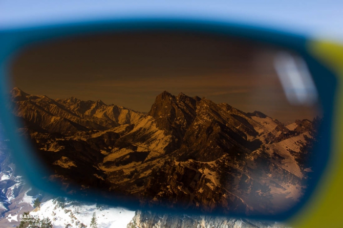 Ингушетия, Ний. Полет в вингсьюте. (baseguru, basejumping, wingsuit, бейсджампинг, кавказ, julbo, adidasoutdoor, terrex)