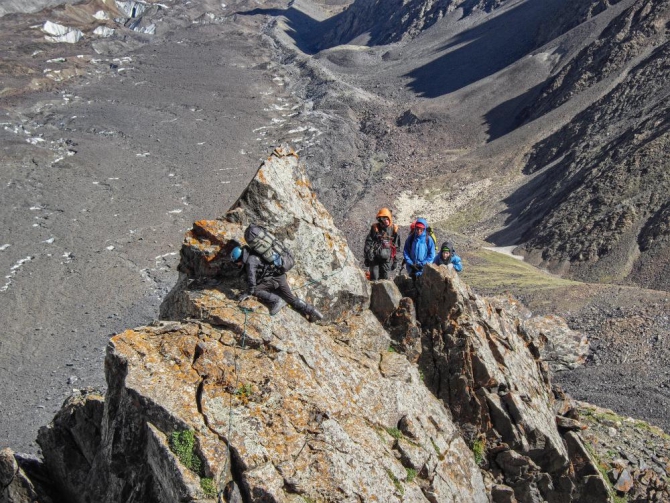 Матча 2015. Как мы чуть не прошли Восточное плечо Пирамидального. (Горный туризм, горный туризм, новосибирск, киргизия, баткен, туркестан, пирамидальный, турклуб нгу)