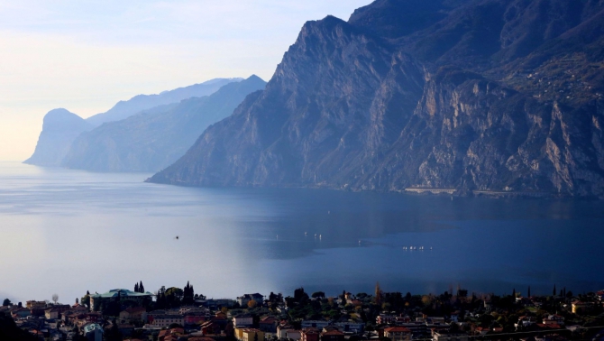 Немножко солнца с берегов Гарды.. (Скалолазание)