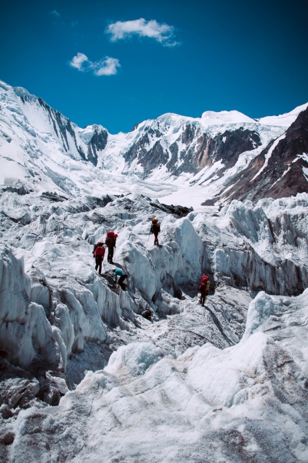 Фотоочерк о горном походе 6 к.с. на Памир. Часть вторая. Ледник с ироничным названием "Бивачный" (Горный туризм, горный туризм, гармо, турклуб глобус, 6.к.с, горный поход)