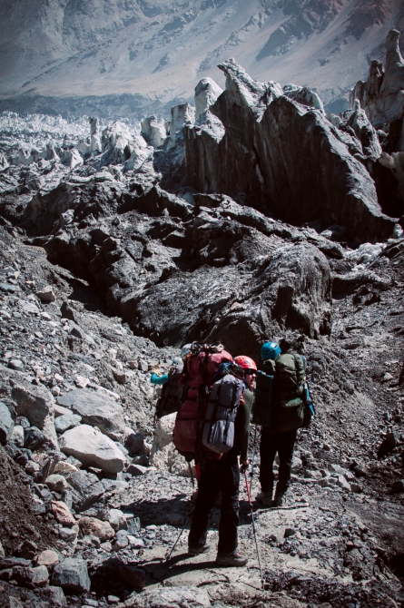 Фотоочерк о горном походе 6 к.с. на Памир. Часть вторая. Ледник с ироничным названием "Бивачный" (Горный туризм, горный туризм, гармо, турклуб глобус, 6.к.с, горный поход)