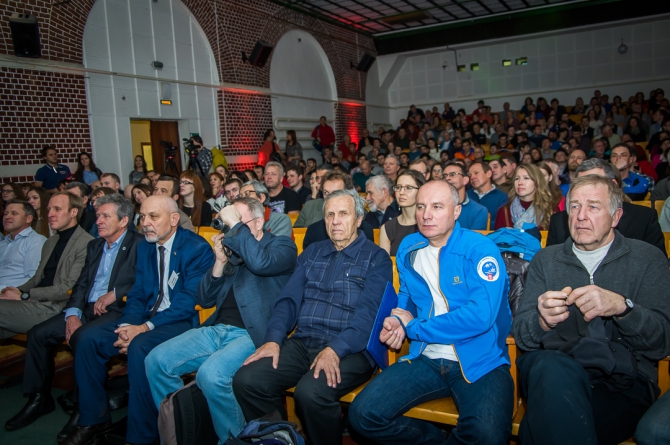 Вечер альпинизма через призму объектива! (мы в обществе, outdoor-проект года, социальные проекты в outdoor, лучший поход, восхождение года, хрустальный пик, восхождения, риск.ру, события, фар)