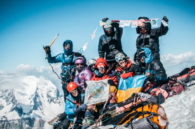 Фотоочерк о горном походе 6 к.с. на Памир. Часть третья. Траверс Коммунизма. (Горный туризм, альпинизм, горный туризм, Бивачный, Тамма, Бородкина, ПФП, мал)