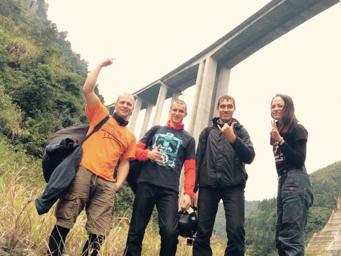 Китай 2015. Фото, видео, рассказ. (BASE, base, base jumping, путешествие, прыжки с парашютом, мост #redfox #redfoxoutdoor #planetasportstore #мирприключенийначинаетсяздесь #julbo #эмпрана #gorillaenergy #wout #hagobase)