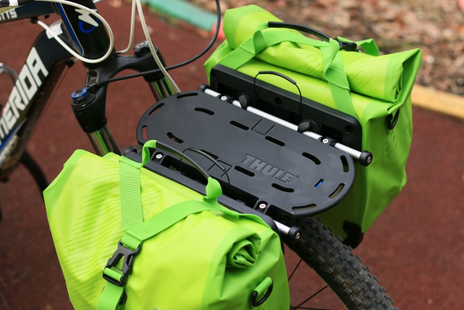Обзор и тестирование велосипедного оборудования Thule Pack’n Pedal (велотуризм, велопоход, багажник, крепление, сумки, велосумки, смартфон, планшет)