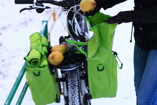 Обзор и тестирование велосипедного оборудования Thule Pack’n Pedal (велотуризм, велопоход, багажник, крепление, сумки, велосумки, смартфон, планшет)