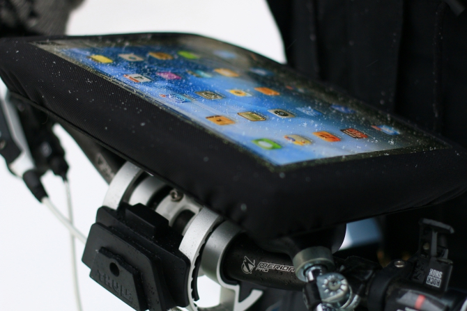 Обзор и тестирование велосипедного оборудования Thule Pack’n Pedal (велотуризм, велопоход, багажник, крепление, сумки, велосумки, смартфон, планшет)