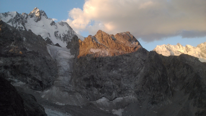 Переживаю межсезонье. (Альпинизм, отчет, безенги, альпинизм)