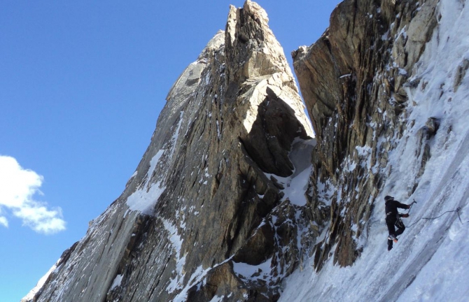Туркестанский хребет между Каравшином и Ляйляком. Перевал Тро-Блок и нехоженые стены вокруг него. (Горный туризм, горный туризм, новосибирск, киргизия, баткен, матча, пик блока, турклуб нгу)
