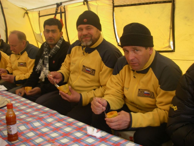 Пакистанский дневник 2007 (Альпинизм, к-2, броуд)
