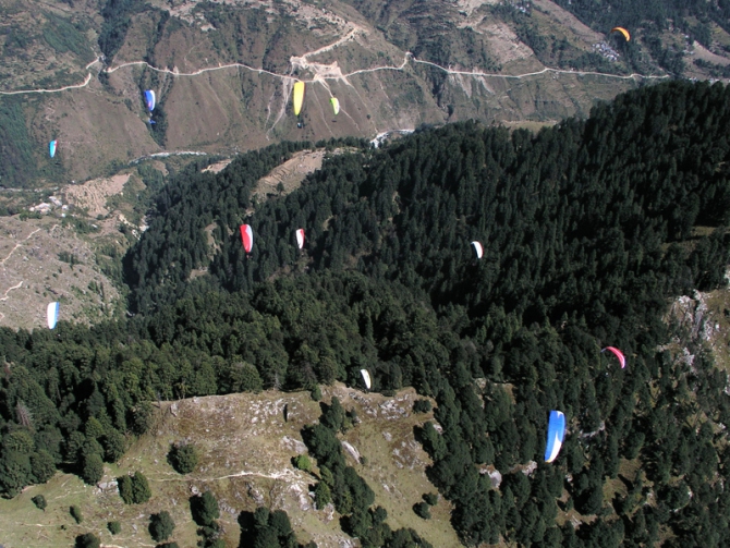 Наши в Индии - preWorld Cup Himalayan 2008 (Воздух, параплан, бир, индия)