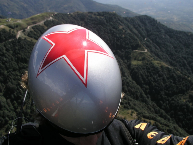 Наши в Индии - preWorld Cup Himalayan 2008 (Воздух, параплан, бир, индия)