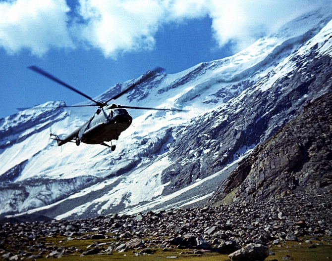 "Золотой" траверс пиков Коммунизма-Корженевской командой Узбекистана. 1975г. Часть 1-я. (Альпинизм, траверс п. Коммунизма-Корженевской 1975г., альпинисты Узбекистана, Эльчибеков В.А.)