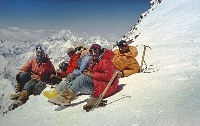 "Золотой" траверс пиков Коммунизма-Корженевской командой Узбекистана. 1975г. Часть 1-я. (Альпинизм, траверс п. Коммунизма-Корженевской 1975г., альпинисты Узбекистана, Эльчибеков В.А.)
