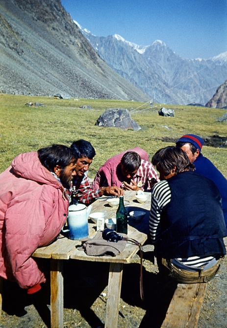 "Золотой" траверс пиков Коммунизма-Корженевской командой Узбекистана. 1975г. Часть 1-я. (Альпинизм, траверс п. Коммунизма-Корженевской 1975г., альпинисты Узбекистана, Эльчибеков В.А.)