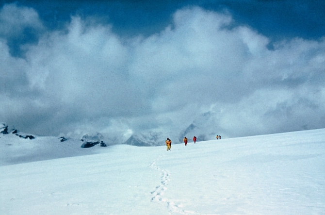 "Золотой" траверс пиков Коммунизма-Корженевской командой Узбекистана. 1975г. Часть 2. (Альпинизм, траверс п. Коммунизма-Корженевской 1975г., альпинисты Узбекистана, Эльчибеков В.А.)