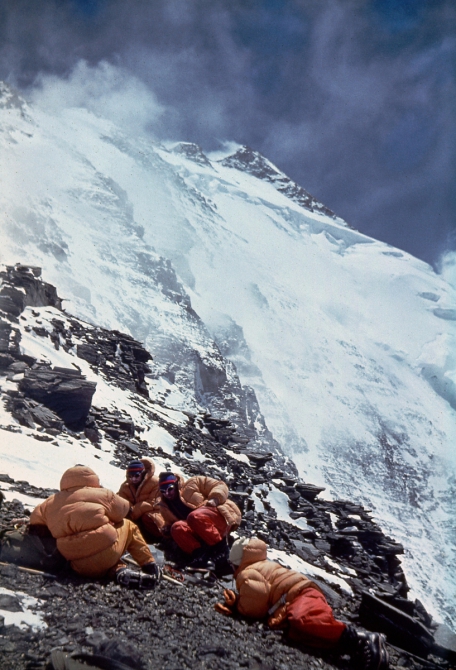 "Золотой" траверс пиков Коммунизма-Корженевской командой Узбекистана. 1975г. Часть 2. (Альпинизм, траверс п. Коммунизма-Корженевской 1975г., альпинисты Узбекистана, Эльчибеков В.А.)