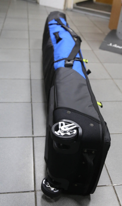 Лыжные и сноуборд-чехлы на колесах: признание в любви! (Горные лыжи/Сноуборд, thule, тесты, горы, снаряжение, сноубордический чехол на колесах, горнолыжный чехол на колесах)