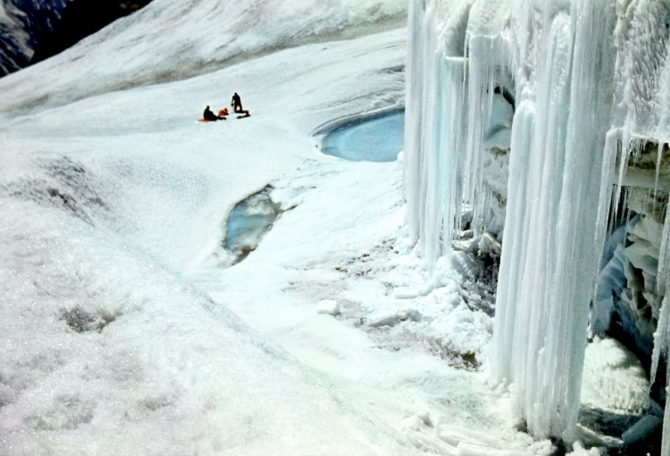 "Золотой" траверс пиков Коммунизма-Корженевской командой Узбекистана. 1975г. Часть 3-я, заключительная. (Альпинизм, траверс п. Коммунизма-Корженевской 1975г., альпинисты Узбекистана, Эльчибеков В.А.)