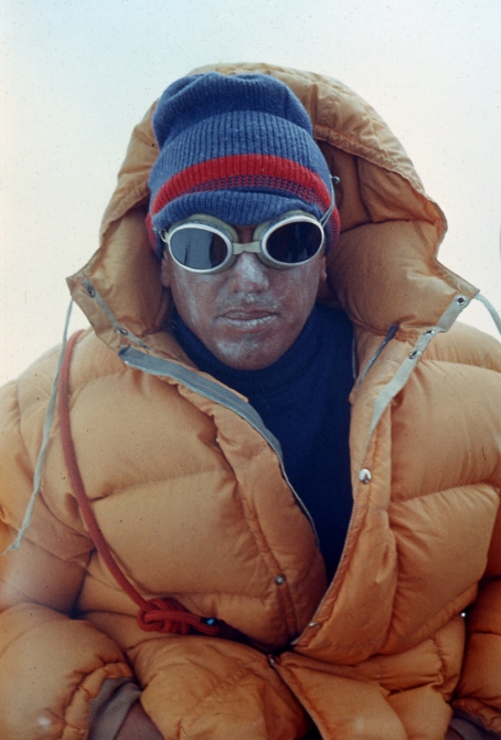 "Золотой" траверс пиков Коммунизма-Корженевской командой Узбекистана. 1975г. Часть 3-я, заключительная. (Альпинизм, траверс п. Коммунизма-Корженевской 1975г., альпинисты Узбекистана, Эльчибеков В.А.)