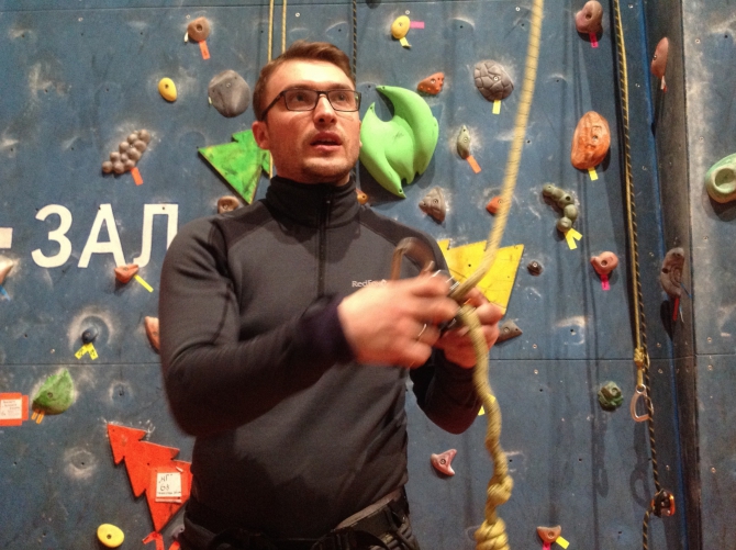 Жумар, восьмёрка и прочие премудрости (альпиндустрия, горная школа, скалолазание, альпинизм, обучение, школа, курсы, восьмерка, узлы)