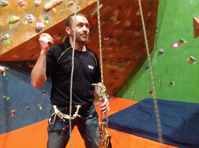 Жумар, восьмёрка и прочие премудрости (альпиндустрия, горная школа, скалолазание, альпинизм, обучение, школа, курсы, восьмерка, узлы)