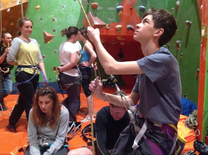 Жумар, восьмёрка и прочие премудрости (альпиндустрия, горная школа, скалолазание, альпинизм, обучение, школа, курсы, восьмерка, узлы)