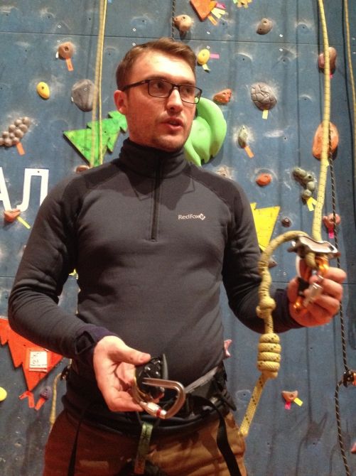 Жумар, восьмёрка и прочие премудрости (альпиндустрия, горная школа, скалолазание, альпинизм, обучение, школа, курсы, восьмерка, узлы)