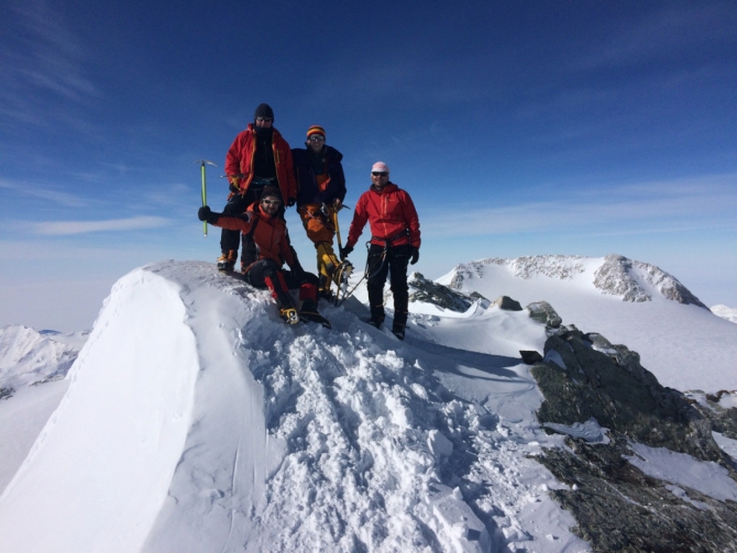 К итогам летнего сезона в Антарктиде. Винсон – высочайшая вершина континента (Альпинизм, антарктида, клуб 7 вершин, программа 7 вершин)
